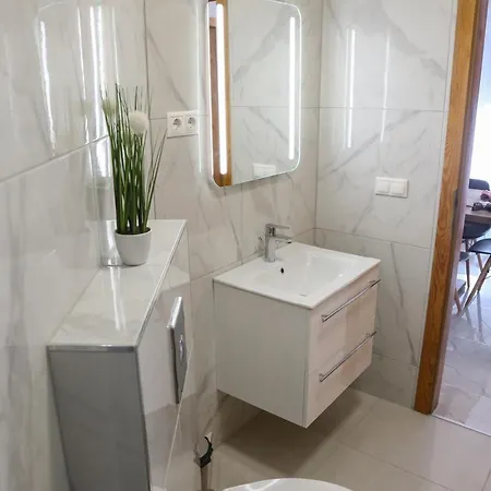 Familia Apartmanhaz Шарвар Екстер'єр фото
