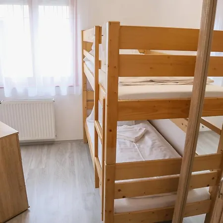 Familia Apartmanhaz Шарвар Екстер'єр фото
