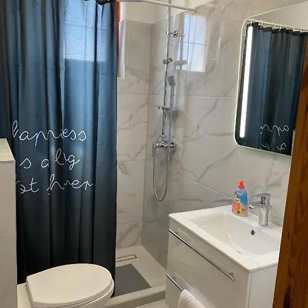 Familia Apartmanhaz Шарвар Екстер'єр фото