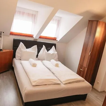 Familia Apartmanhaz Шарвар Екстер'єр фото