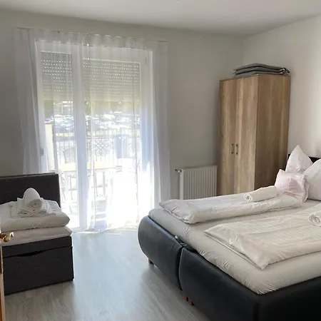 Familia Apartmanhaz Шарвар Екстер'єр фото