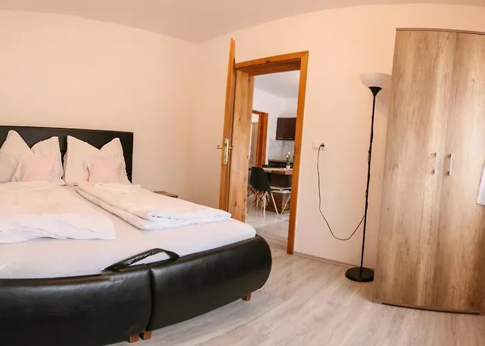Familia Apartmanhaz