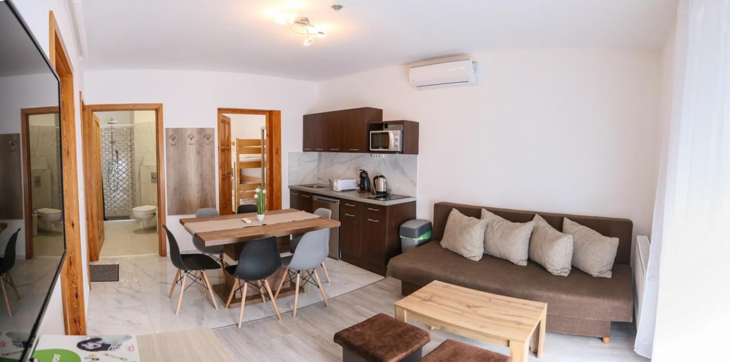 Familia Apartmanhaz * Sarvar