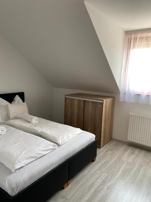 Apartment Familia Apartmanhaz Sarvar
